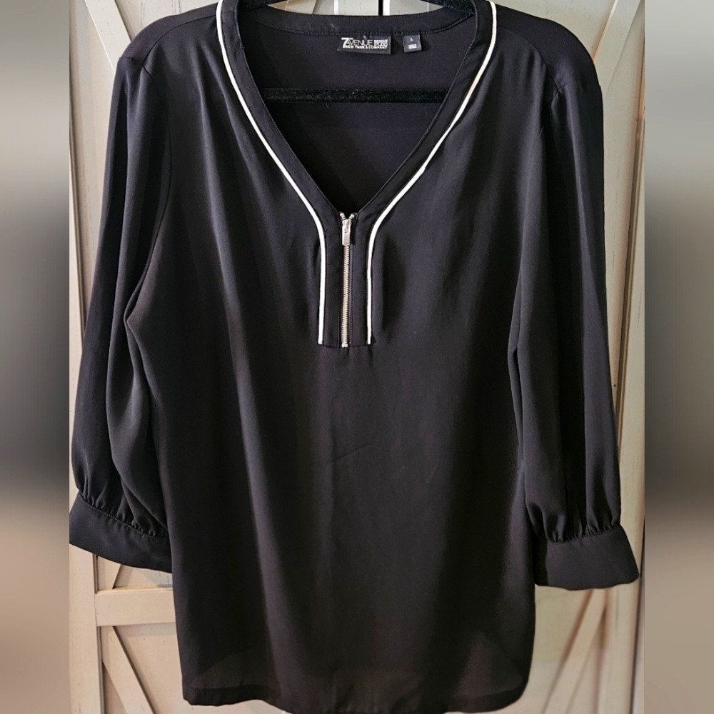 Avenue Black Top with White Piping And Zipper Large